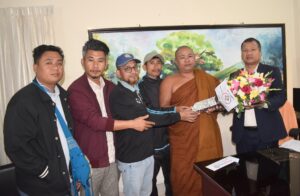 জেলা পরিষদের সদস্য লাল জারলম বম এর সাথে সৌজন্যে সাক্ষাৎ রুমাবার্তা পরিবার