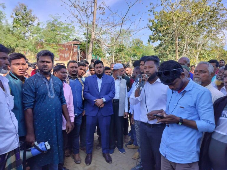 দুই উপজেলার একটি সংযোগ ব্রীজ নির্মাণ করতে জনসাধারণের মানববন্ধন